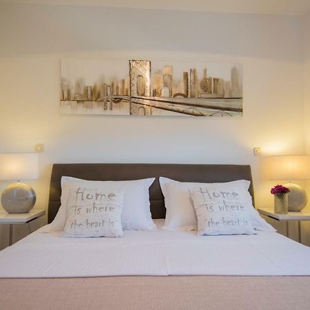 Comfortable Cozy Beach Apartment Спліт Екстер'єр фото