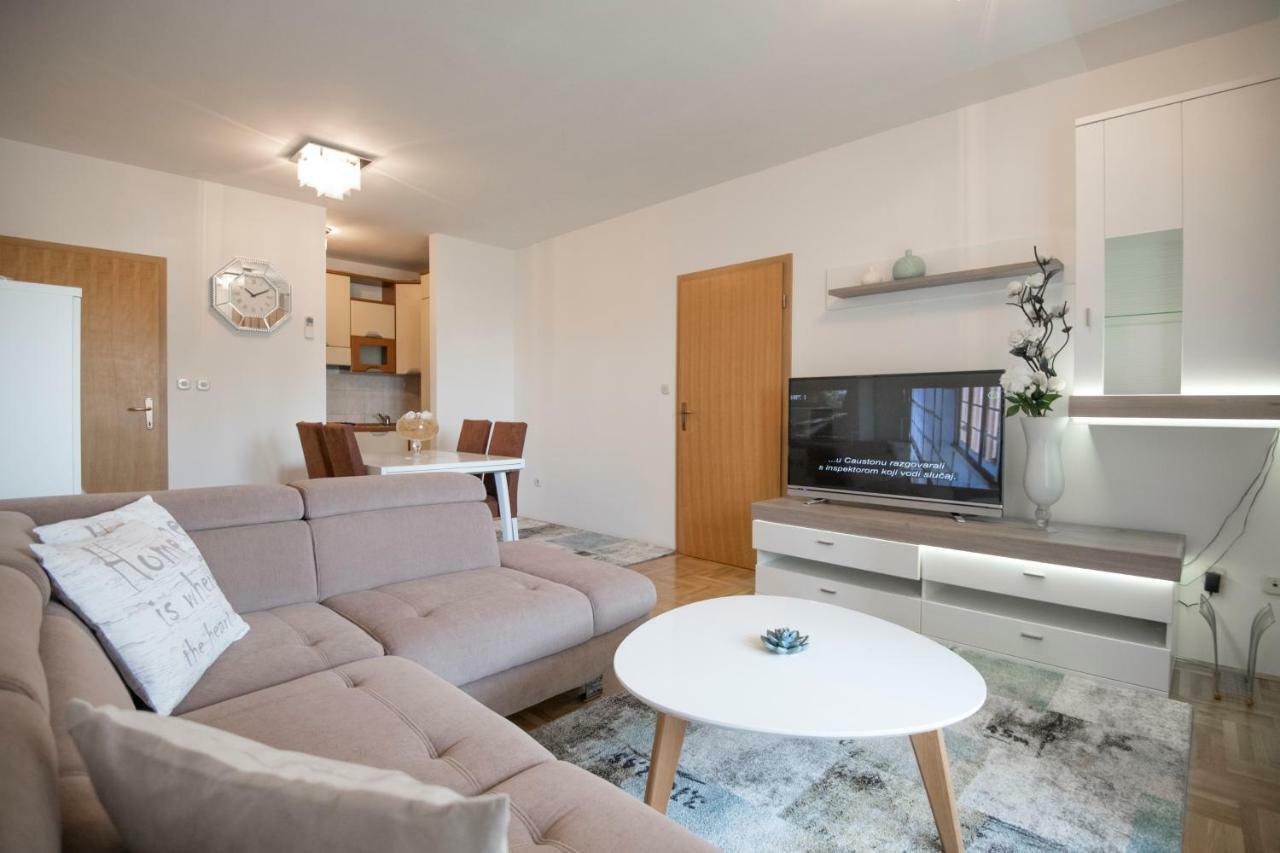 Comfortable Cozy Beach Apartment Спліт Екстер'єр фото